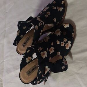 Not Ratwd Blue Floral Print Bow Accent Women's Shoes Size 8
